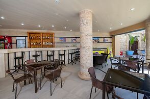 Sunrise Studios & Apartments