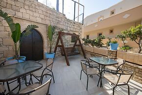 Sunrise Studios & Apartments