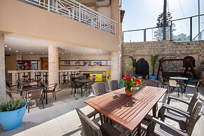 Sunrise Studios & Apartments