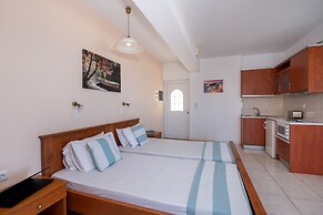 Sunrise Studios & Apartments