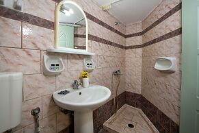 Sunrise Studios & Apartments