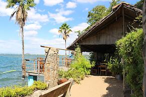 Nkhudzi Beach Lodge