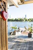 AJO Vienna Beach - Contactless Check-in