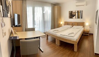 AJO Vienna Beach - Contactless Check-in