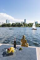 AJO Vienna Beach - Contactless Check-in