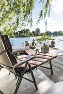AJO Vienna Beach - Contactless Check-in