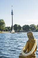 AJO Vienna Beach - Contactless Check-in