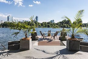 AJO Vienna Beach - Contactless Check-in