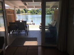 AJO Vienna Beach - Contactless Check-in