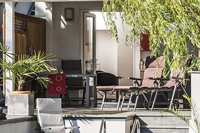 AJO Vienna Beach - Contactless Check-in