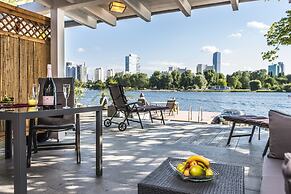 AJO Vienna Beach - Contactless Check-in