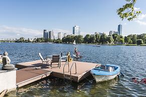 AJO Vienna Beach - Contactless Check-in