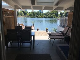 AJO Vienna Beach - Contactless Check-in