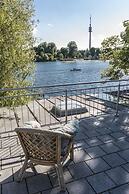 AJO Vienna Beach - Contactless Check-in