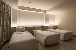 Lotus Yuan Business Hotel