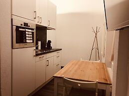 INSIDE FIVE City Apartments