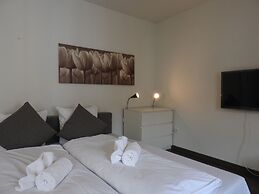 INSIDE FIVE City Apartments