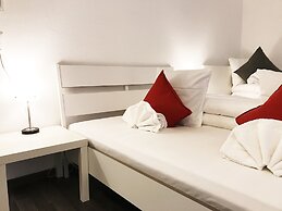 INSIDE FIVE City Apartments