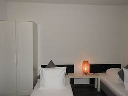 INSIDE FIVE City Apartments