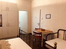 INSIDE FIVE City Apartments