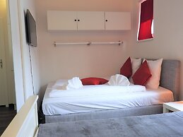 INSIDE FIVE City Apartments