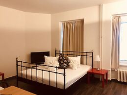 INSIDE FIVE City Apartments