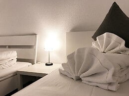 INSIDE FIVE City Apartments