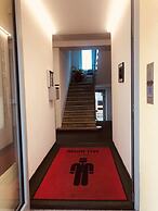 INSIDE FIVE City Apartments