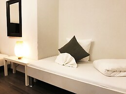 INSIDE FIVE City Apartments