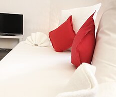 INSIDE FIVE City Apartments