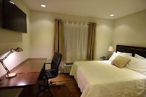 The Lion Inn & Suites