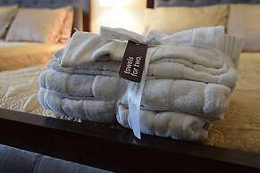 The Lion Inn & Suites