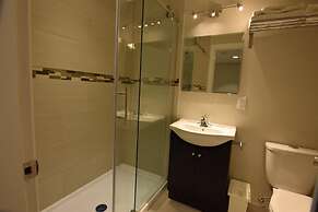 The Lion Inn & Suites