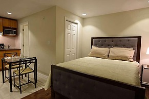 The Lion Inn & Suites