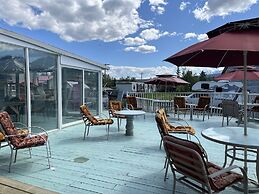 Kluane Park Inn