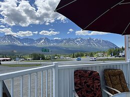 Kluane Park Inn