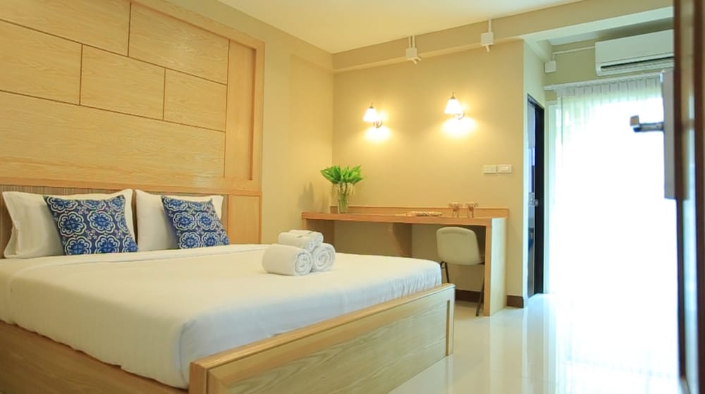 Monmuang Hotel and Residence