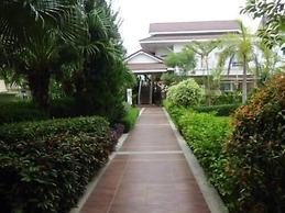 Tonwa Resort Hotel