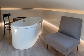Up Hotel