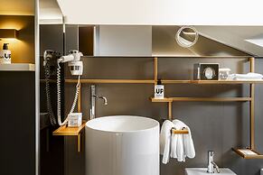 Up Hotel