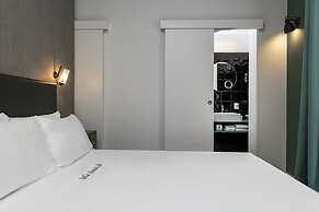 Up Hotel