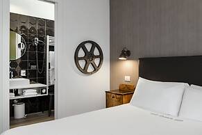 Up Hotel