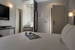 Up Hotel