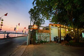 Riverside Plum Garden Homestay