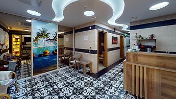 River Hotel