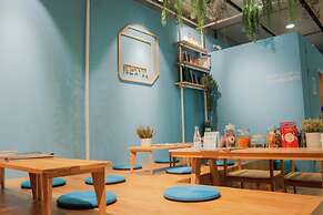 Boxtel at Suvarnabhumi Airport