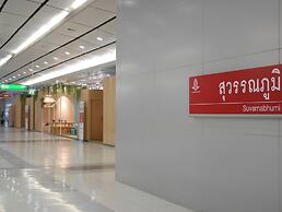 Boxtel at Suvarnabhumi Airport