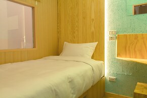 Boxtel at Suvarnabhumi Airport