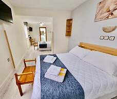 Hotel Alaska