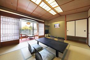 Kagaribi No Yu Ryokusuitei